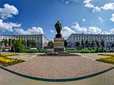 Памятник генералу Ивану Даниловичу Черняховскому