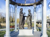 Памятник святым Петру и Февронии